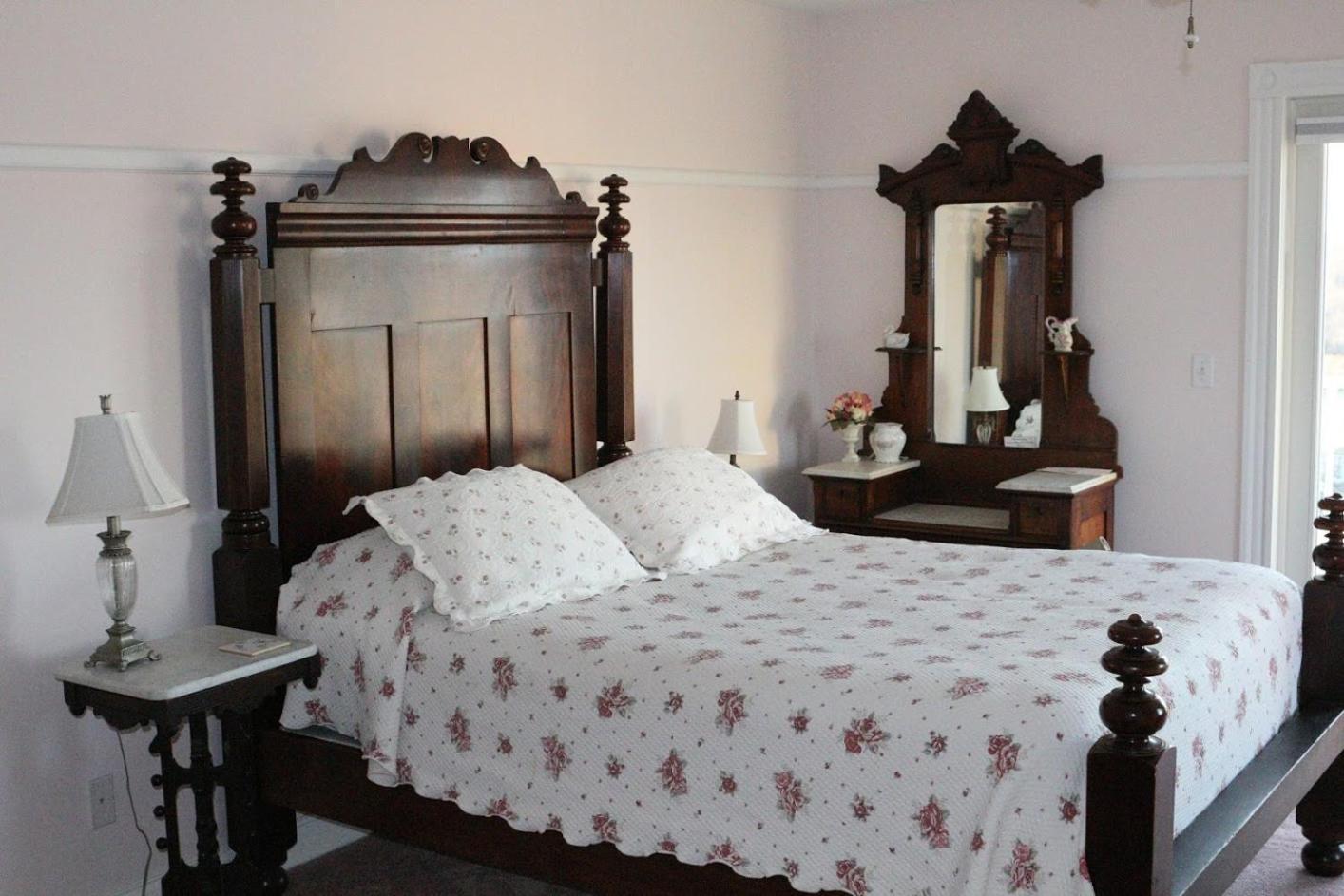Payne'S Harbor View Inn Ню Шоръм Стая снимка